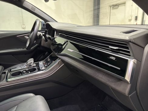 Used 2023 Audi Q8 Prestige w/ Prestige Package image 43
