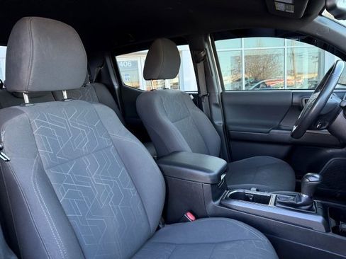 Used 2018 Toyota Tacoma TRD Off-Road image 22