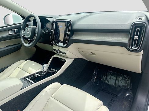 Used 2023 Volvo XC40 B5 Plus w/ Driver Assist Package AWD/4WD image 30