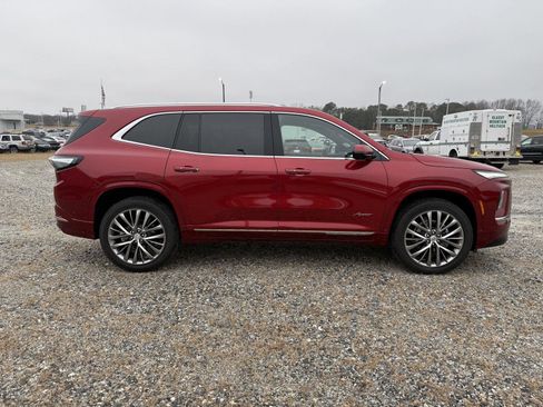 Used 2025 Buick Enclave Avenir w/ Super Cruise Package image 6