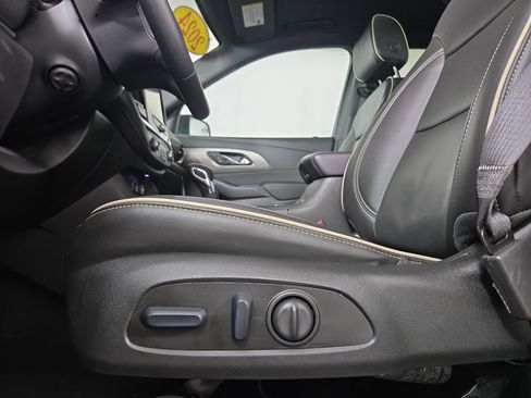 Certified 2024 Chevrolet Traverse Premier w/ Redline Edition image 32