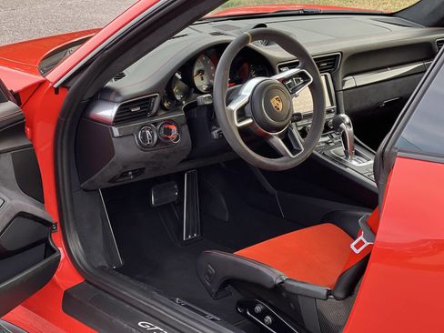 Used 2016 Porsche 911 GT3 RS image 5