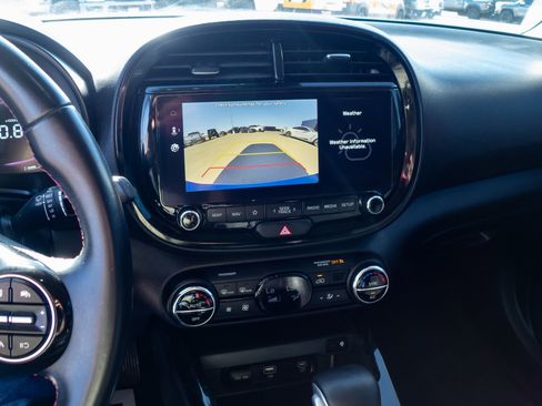 Used 2023 Kia Soul GT-Line image 13