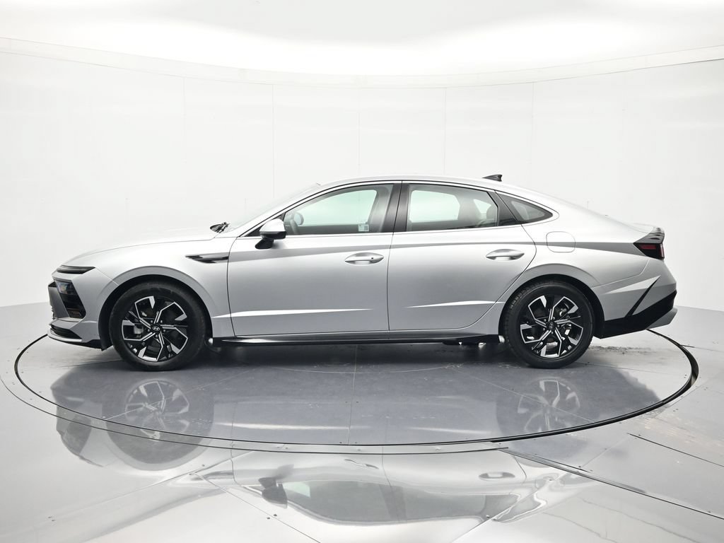 Used 2025 Hyundai Sonata SEL FWD image 8