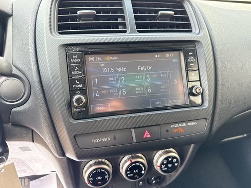 Used 2025 Mitsubishi Outlander Sport ES AWD/4WD image 18