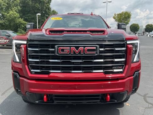 Used 2025 GMC Sierra 2500 AT4 w/ AT4 Premium Plus Package AWD/4WD image 4