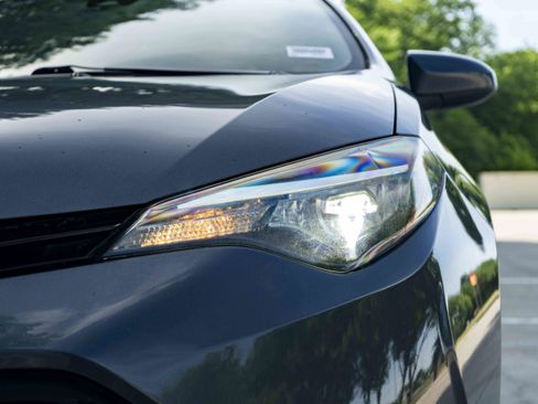 Used 2019 Toyota Corolla LE w/ Body Protection Package FWD image 11