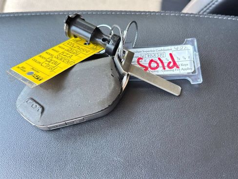 Used 2024 Kia Sorento S FWD image 21