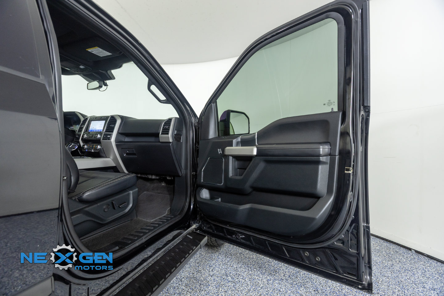 Used 2020 Ford F150 Lariat w/ Equipment Group 502A Luxury AWD/4WD image 37