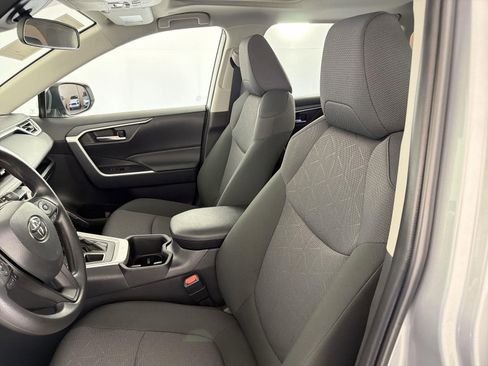 Used 2025 Toyota RAV4 XLE image 25