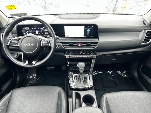 Used 2024 Kia Seltos EX image 21