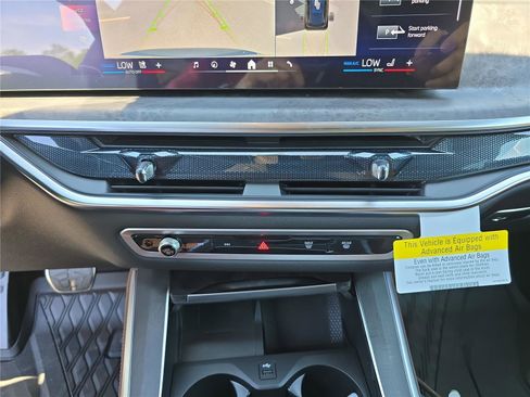 New 2026 BMW X5 xDrive50e w/ M Sport Package AWD/4WD image 27