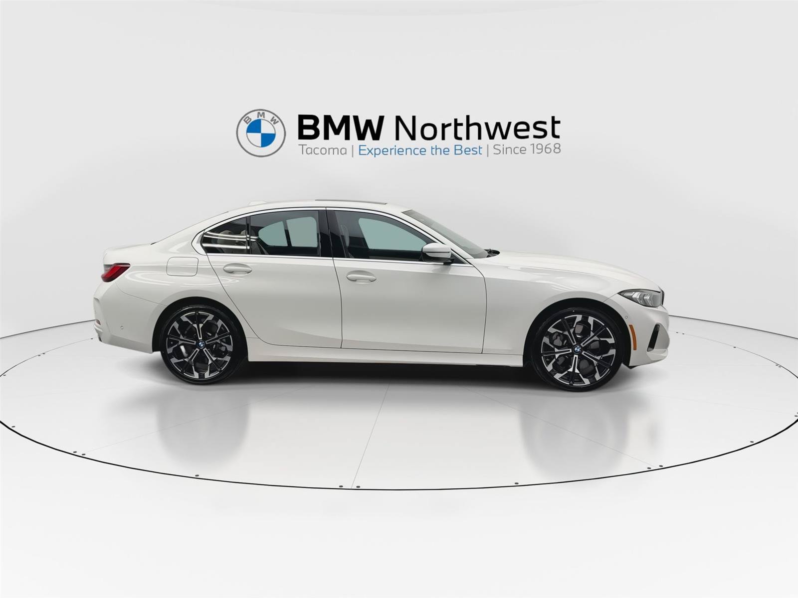 Used 2026 BMW 330i xDrive Sedan w/ Parking Assistance Package AWD/4WD image 5