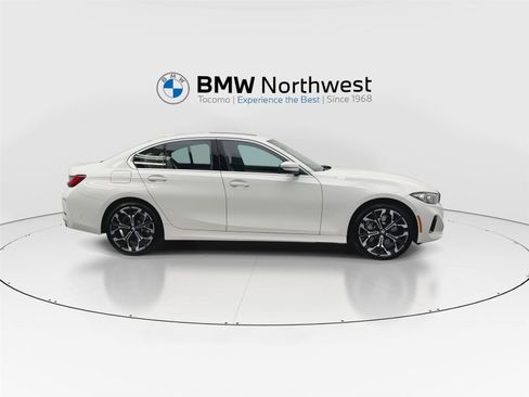 Used 2026 BMW 330i xDrive Sedan w/ Parking Assistance Package AWD/4WD image 5