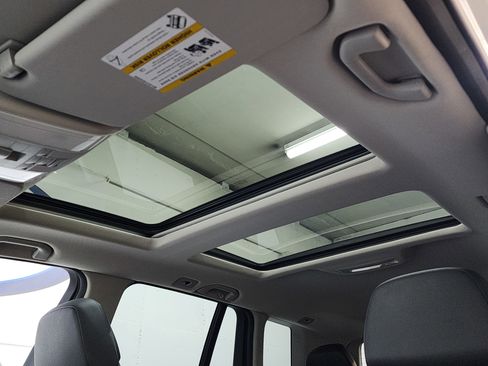 Used 2011 Mercedes-Benz GLK 350 4MATIC image 23