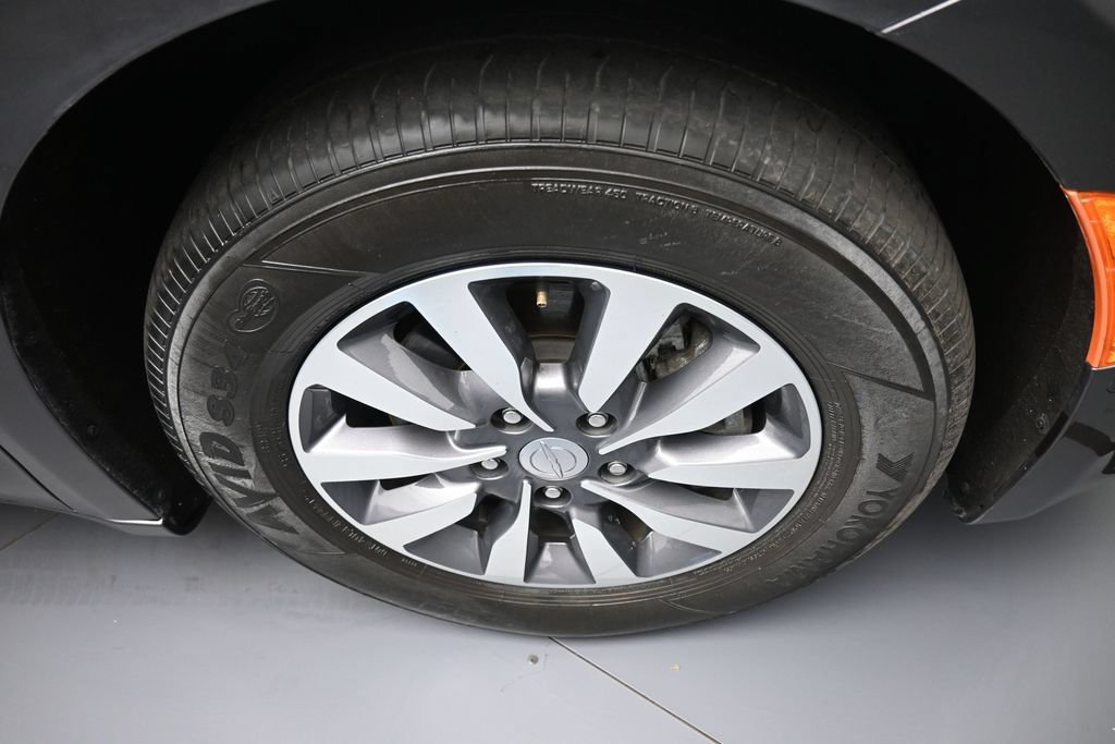 Used 2020 Chrysler Pacifica Touring-L Plus FWD image 13