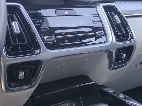 Used 2023 Kia Sorento SX FWD image 21
