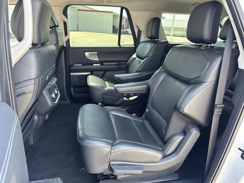 Used 2025 Ford Expedition Max Platinum image 19
