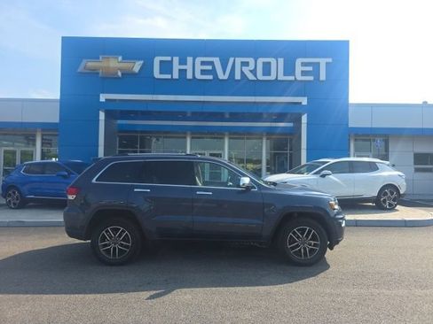 Used 2020 Jeep Grand Cherokee Limited AWD/4WD image 2