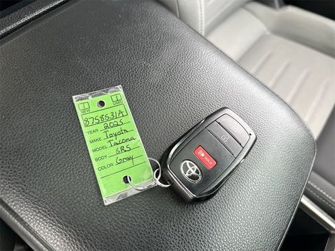 Used 2025 Toyota Tacoma SR5 image 33