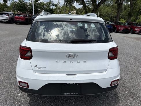 Used 2025 Hyundai Venue SEL FWD image 3