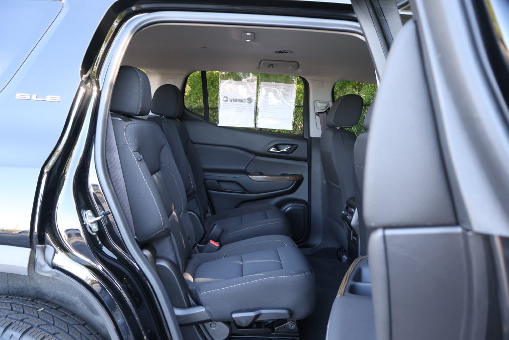 Certified 2023 GMC Acadia SLE w/ Driver Convenience Package FWD image 43