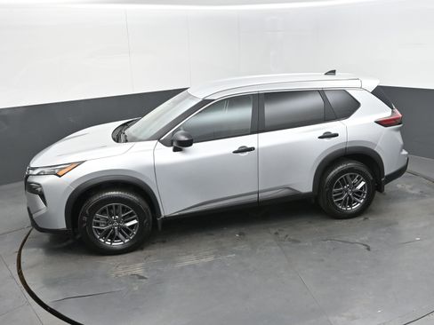 Certified 2025 Nissan Rogue S image 33
