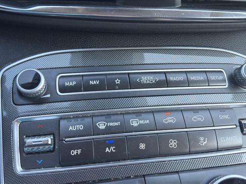 Used 2023 Hyundai Santa Fe SEL FWD image 11
