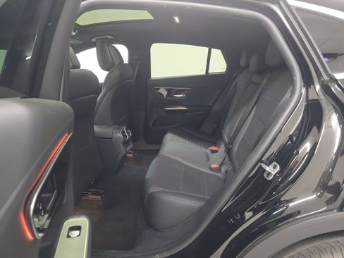 Used 2024 Mercedes-Benz GLC 300 4MATIC image 8
