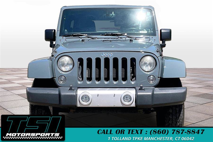 Used 2014 Jeep Wrangler Unlimited Sahara w/ Dual Top Group AWD/4WD image 3