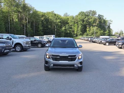 Used 2024 Kia Seltos LX AWD/4WD image 10