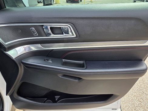 Used 2018 Ford Explorer Sport w/ Equipment Group 401A AWD/4WD image 34