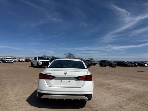Used 2025 Nissan Altima 2.5 SV image 20