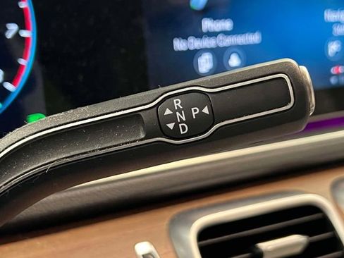 Used 2022 Mercedes-Benz GLS 450 4MATIC image 23