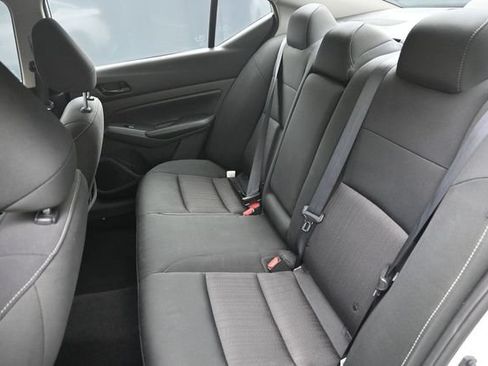 Used 2025 Nissan Altima 2.5 SV FWD image 40