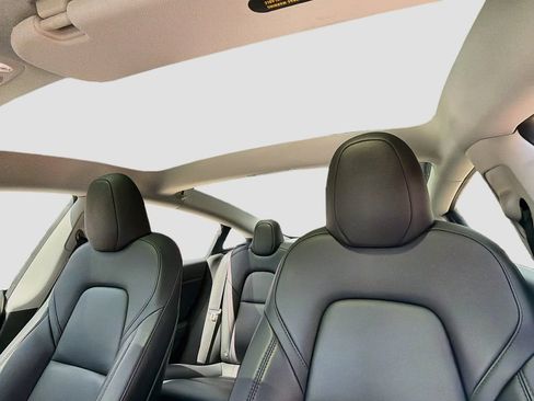 Used 2023 Tesla Model 3 Standard Range RWD image 17
