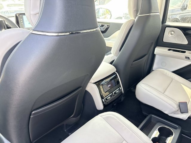 New 2027 Lincoln Aviator Reserve AWD/4WD image 15