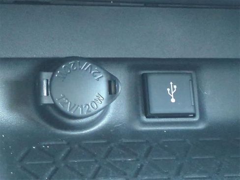 Used 2022 Toyota RAV4 LE image 27