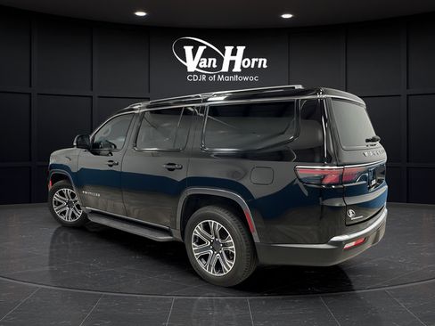 Used 2022 Jeep Wagoneer Series III AWD/4WD image 5