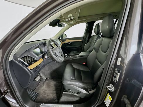Used 2024 Volvo XC90 B6 Plus image 13