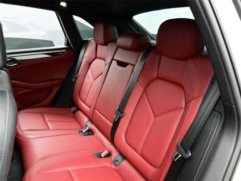 Certified 2023 Porsche Macan Turbo image 14