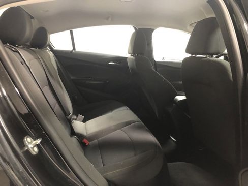 Used 2018 Chevrolet Cruze LS image 10