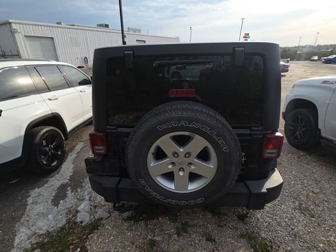 Used 2018 Jeep Wrangler Unlimited Sport S image 5