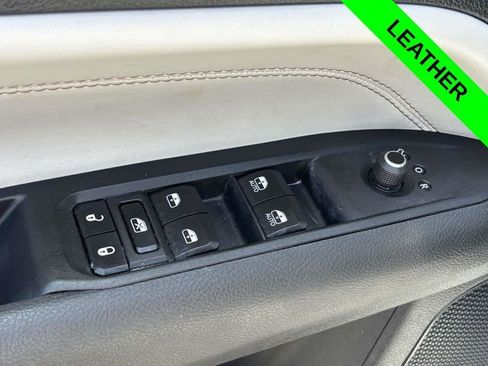 Used 2023 Jeep Compass Limited AWD/4WD image 10