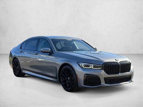 Used 2021 BMW 740i w/ M Sport Package image 8