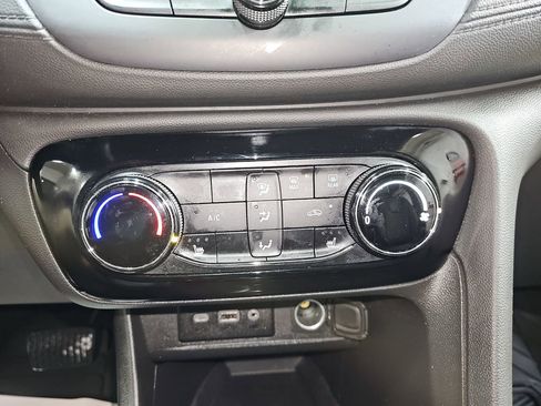 Certified 2023 Buick Encore GX Preferred w/ Cold Weather Comfort Package image 25