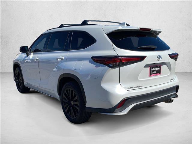 Used 2024 Toyota Highlander XSE AWD/4WD image 9