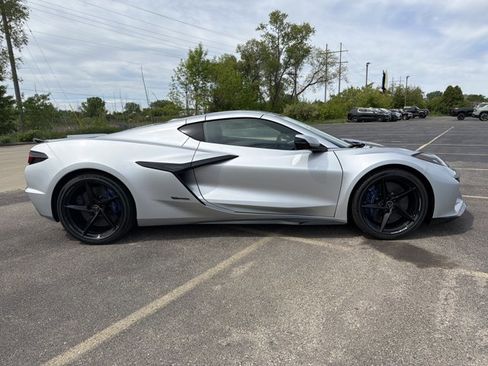 New 2026 Chevrolet Corvette E-Ray AWD/4WD image 4