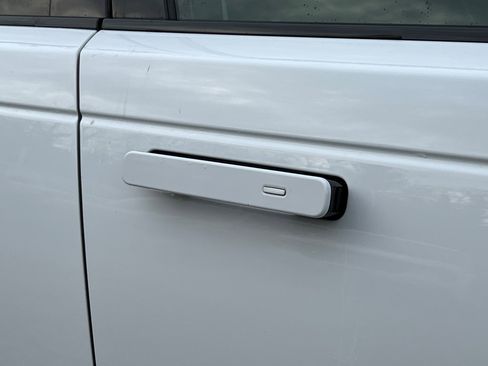 Used 2018 Land Rover Range Rover Velar S image 10