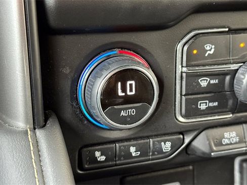 Used 2024 Chevrolet Tahoe Premier image 30